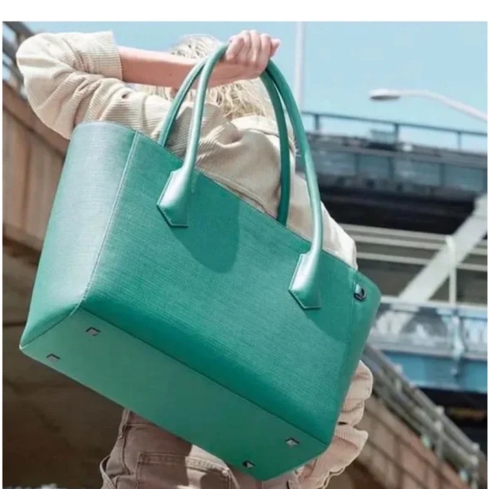 Dagne Dover Legend Tote Bag